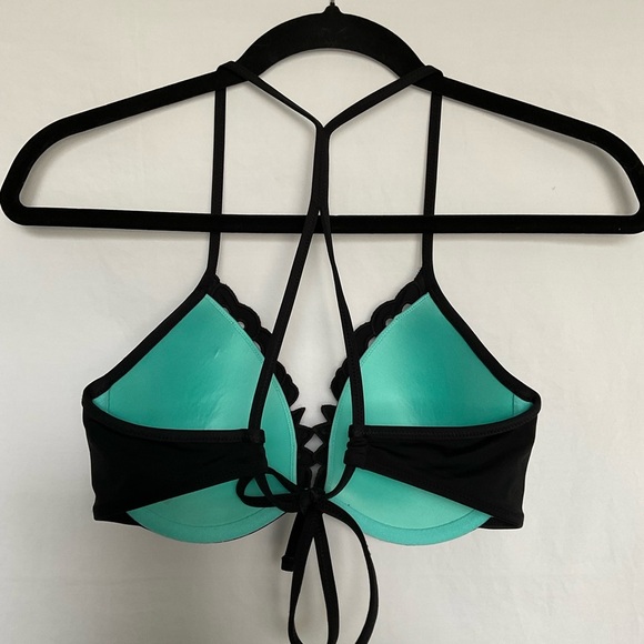 Shade & Shore Black and Green Bikini with Molded Cups - Picture 3 of 7